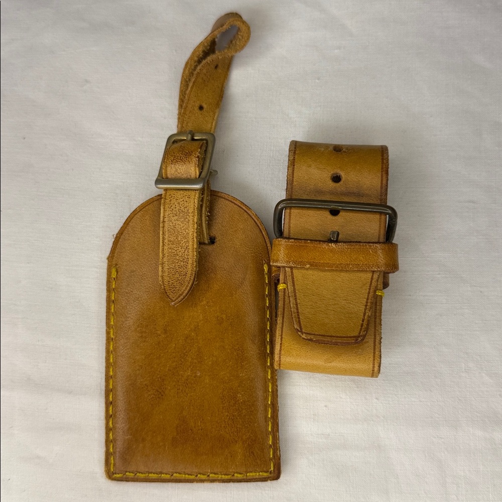 Vintage Louis Vuitton Luggage Tag and Poignet in Vachetta Leather (04E) - Picture 2 of 7